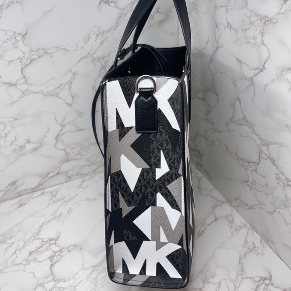 Michael Kors Kenly Large Tote - Picture 2 of 6